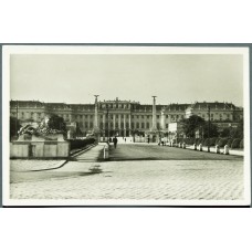 Entrance to Schönbrunn - Vienna