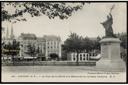 Cardinal Lavigerie Monument - Bayonne I