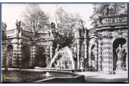 Nymph Bath - Zwinger